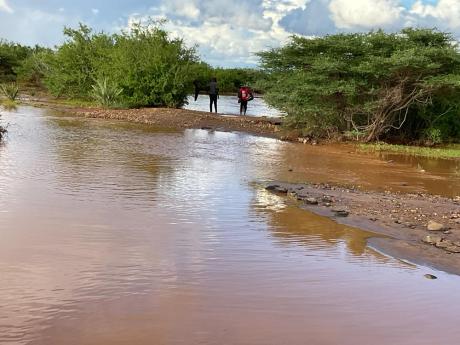 An image capturing the flooded roads in Kargi during the CITAM medical and veterinary mission.